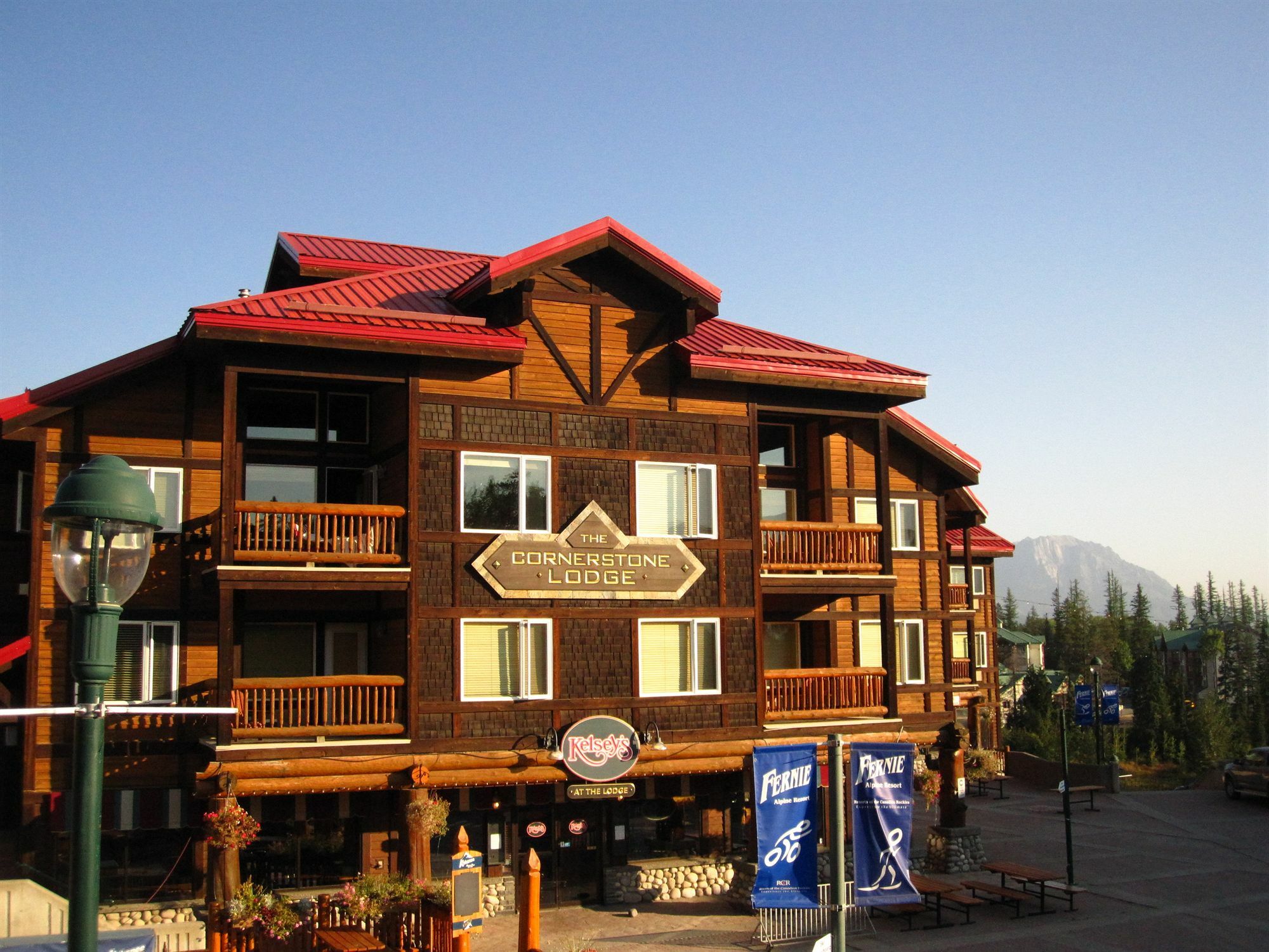 Cornerstone Lodge By Park Vacation Management Fernie Exterior foto